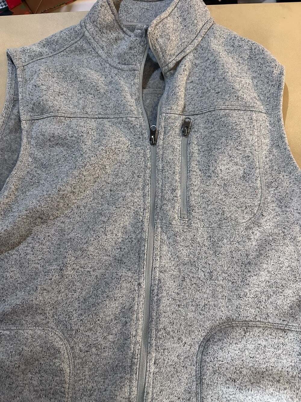 G.H. Bass & Co. Men's Gray Speckled Full-Zip Fleece Sweater Vest